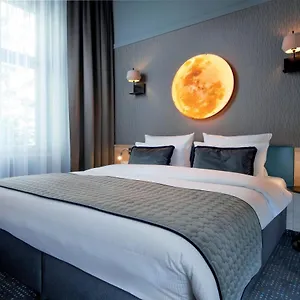 Leonardo Boutique Old Town Otel
